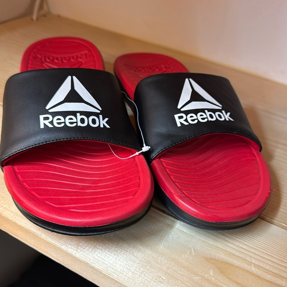 Men’s Reebok Slide sandals Sz 10 color Red/black